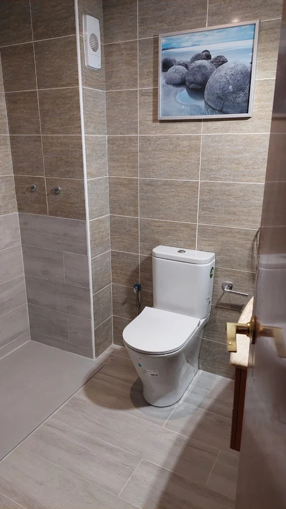 Instalación de mamparas y platos de ducha en Tarragona